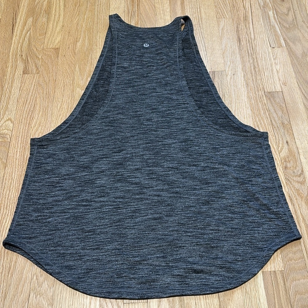 Lululemon Sweat Date Heathered Grey Athletic Tank Top Shirt Running Fitness Gym - Picture 7 of 7